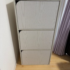 取引中です　カラーボックス　3段扉付き　ホワイト