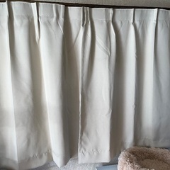 【使用期間2日間】カーテン 丈110㎝ 幅100㎝ ２枚の画像