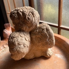 テラコッタ　天使の置物の画像