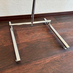 斜め掛けハンガーラックの画像