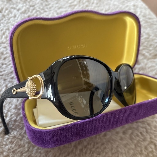 GUCCIレディースサングラス　黒