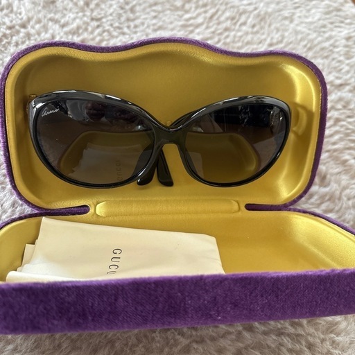 GUCCIレディースサングラス　黒