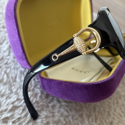 GUCCIレディースサングラス　黒