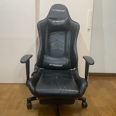 ゲーミングチェア黒GT Racingの画像