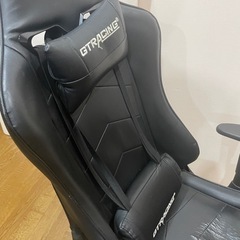 ゲーミングチェア黒GT Racingの画像