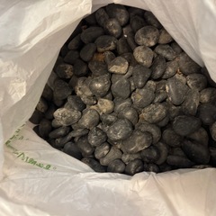 無料　黒玉砂利　約20kgの画像