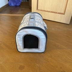 犬、猫用キャリーケース