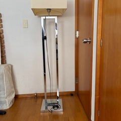 フロアスタンド