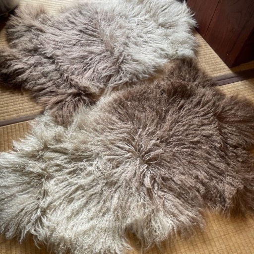 リアル　ムートンラグ