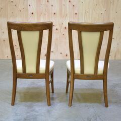 ≪yt1825ジ≫ [2脚セット] カリモク家具 ダイニングチェア 食堂椅子 本革張り/アイボリー系 ウォールナット色? アームレス 中古家具/宮城県仙台市 70210-03 の画像