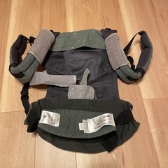 エルゴ抱っこ紐（収納バッグ＆雨カバーセット)の画像