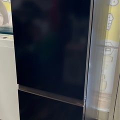 M【中古品】Hisense ハイセンス 2ドア冷蔵庫 2023年製 162L HR-D15FB ブラック キッチン家電　生活家電