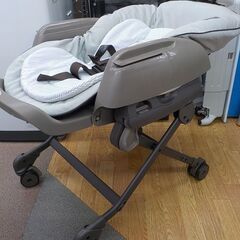 コンビ ハイローチェア ネムリラ グレージュ系 手動スウィング テーブル付き 新生児～4歳頃まで ベビーラック 札幌市西岡店の画像