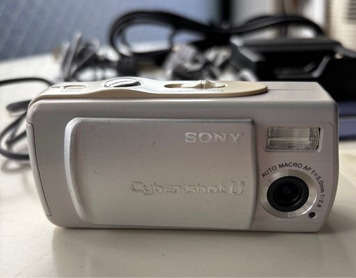 SONY サイバーショット 小さいデジカメ レトロ可愛い （SONYのコンデジ❤️オマケつき❤️サイバーショット❤️可愛いです！）