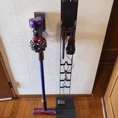ダイソンV8スリム　フィラフィ　スタンド付　分解清掃動作確認済　