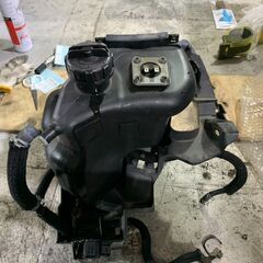 ☆GARAGE-ECO千音寺☆Z1-006中古パーツ  スズキ　アドレスCA42A リアフェンダー＆ガソリンタンクの画像