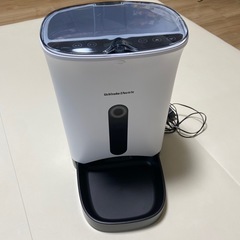 ペット　自動餌やり機
