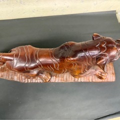 値下げしました　骨董品　木彫りの虎　手製の画像