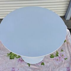 カフェ★円テーブル★ホワイトの画像