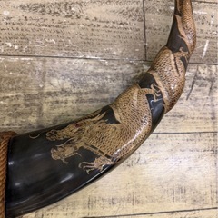 きまりました　骨董品　水牛の角　龍の彫刻　置物　ロングホーンの画像