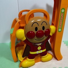 アンパンマンの滑り台の画像