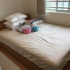 セミダブルベッドフレーム