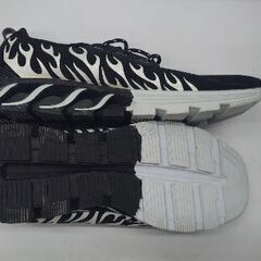 『使用感の無い 26.5』ランニングシューズ スニーカー スポーツシューズ ジョギングシューズ トレーニングシューズ ジム ウォーキング ランニング 紐靴 サンダーデザイン メンズの画像