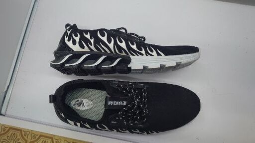 『使用感の無い 26.5』ランニングシューズ スニーカー スポーツシューズ ジョギングシューズ トレーニングシューズ ジム ウォーキング ランニング 紐靴 サンダーデザイン メンズ