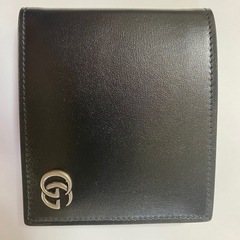 GUCCI未使用　定価79800円ブラック レザー 二つ折り財布
