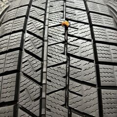 DUNLOP WINTER MAXX WM03 185/60R15 15インチ スタッドレス 4本 22年製 バリ溝 シエンタ ヤリス グレイス ヴィッツ等　(MTS368) クレジットカード QRコード決済可能の画像