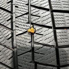 DUNLOP WINTER MAXX WM03 185/60R15 15インチ スタッドレス 4本 22年製 バリ溝 シエンタ ヤリス グレイス ヴィッツ等　(MTS368) クレジットカード QRコード決済可能の画像