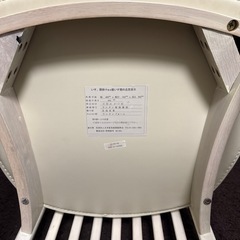 白い椅子　2脚ありますの画像