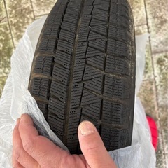 ブリジストン スタッドレスタイヤの画像