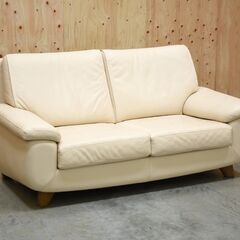 ≪yt1828ジ≫ 美品 カリモク家具 domani/ドマーニ 2人掛けソファ ZSA422 本革張り 白系 幅165cm レザー/高級/ブランド家具 ZSA422X017 中古家具/宮城県仙台市 70210-13の画像