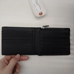 新古品 二つ折り財布 黒 TJ10186の画像