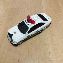音が鳴るパトカー　100円