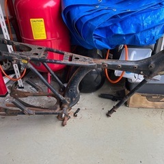 CB125J フレーム