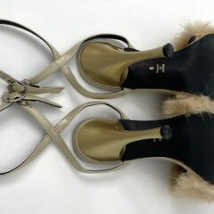 【リユース品】ハイヒール　ピンヒール　サンダル　ファー付き　（色：ゴールド）　No.186の画像