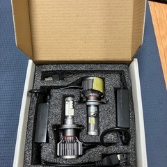 【取引中】　LEDヘッドライト　H4ハイロー切り替えの画像