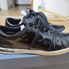 中古Dolce & Gabbana ドルチェアンドガッバーナ CO0032/38 24.5レディーススーニカー/黒 光沢 の画像
