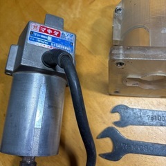 ビットセットで再出品　マキタ　トリマの画像