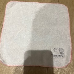 新品未使用　すみっコぐらし　ハンカチ
の画像