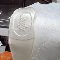 ★ジモティ割あり★ シーリー ボトムクッション　ボトムファンデーション ホワイト/ベージュ H208×D23×W90 クリーニング済み TK4327の画像