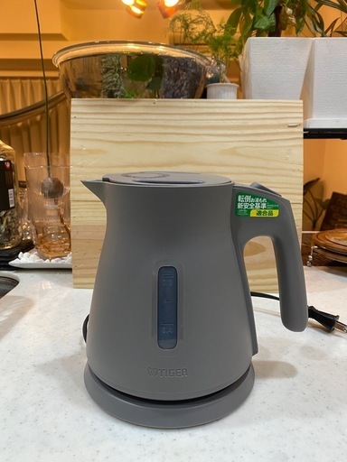 新品未使用に限り無く近い❣️タイガー電気ケトル