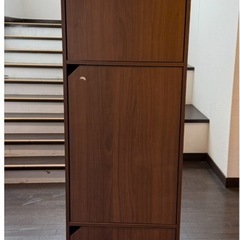 【決まりました】カラーボックス　縦型　扉付き 