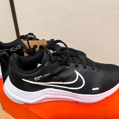 靴:ナイキダウンシフター　「新品」の画像