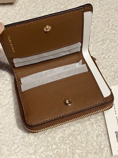 ⭕️決まりました　2月まで掲載　トリーバーチ　未使用タグ付　TORY BURCH 二つ折り財布 ブラウン