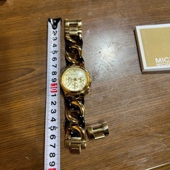 MICHAELKORS腕時計
の画像