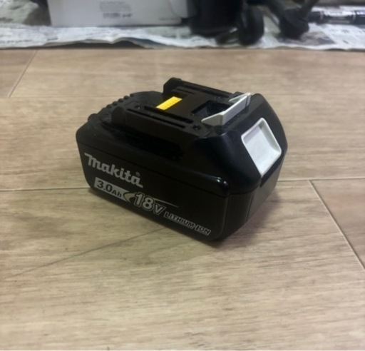 makita 純正バッテリー　3.0Ah 18v