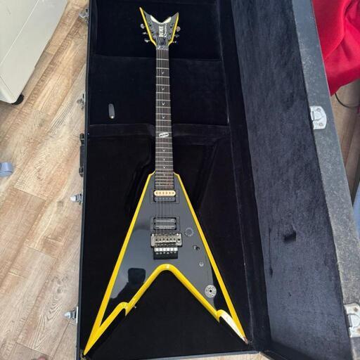 弦楽器、ギター DEAN  razorback